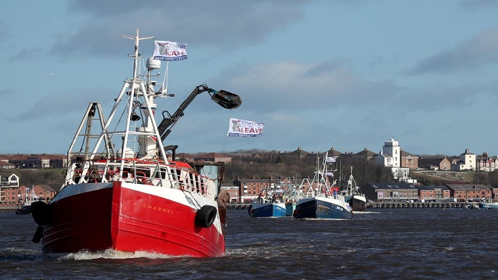 Francia amenaza con represalias si Reino Unido no respeta acuerdo de pesca  | La Opinión