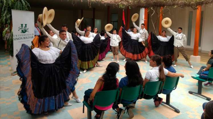 Con bailes celebraron Batalla de Cúcuta.