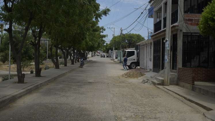 La misma comunidad pavimentó algunas calles de Buenos Aires, hace algunos años.