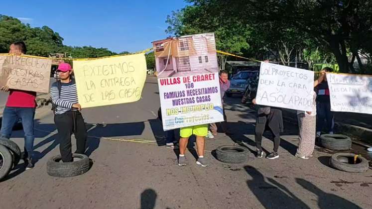 Habitantes de Claret protestan contra una inmobiliaria