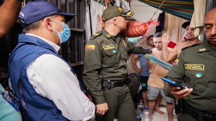 El defensor del Pueblo, Carlos Camargo Assis recorrió el centro de detención transitoria de Ocaña y evidenció el hacinamiento./ Foto Cortesía