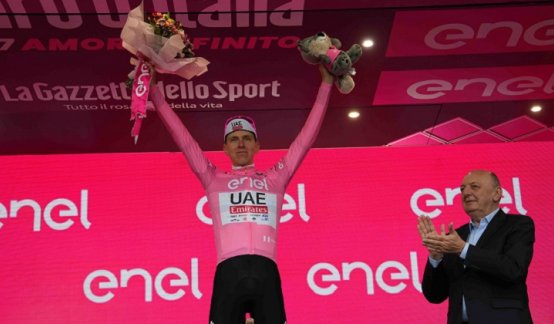 Tadej Pogacar, nuevo líder del Giro de Italia 2024.