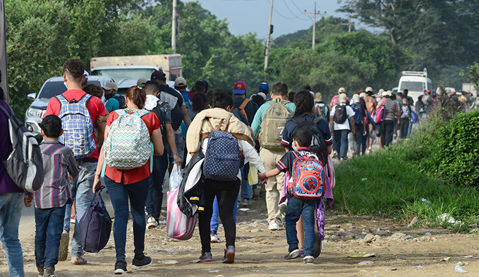 Hace unos días, una gigantesca caravana de migrantes hondureños intentó llegar a EE. UU. en busca de una vida mejor, pero fue devuelta a su país. /Foto AFP