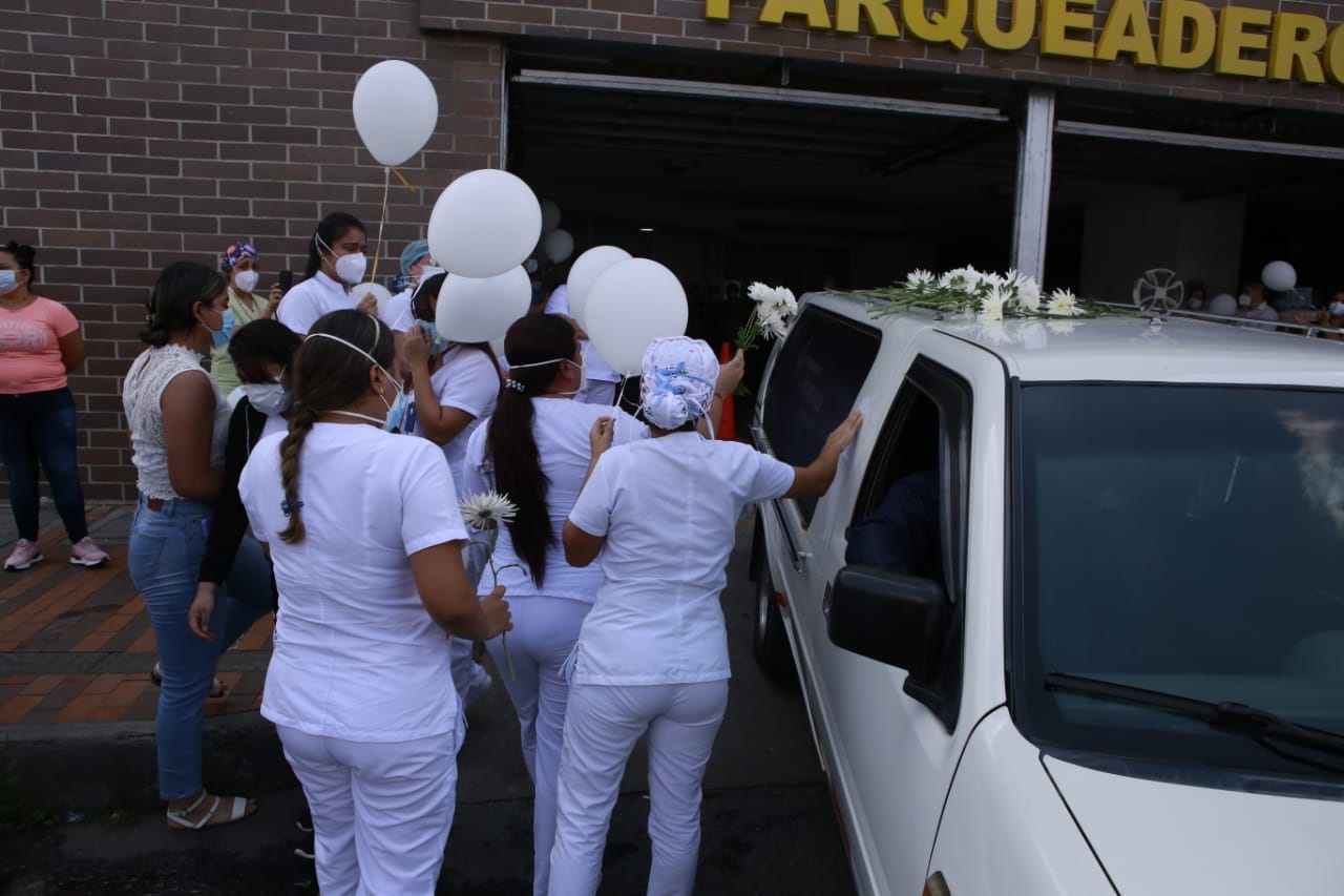 Así fue la despedida de la enfermera Cindy Díaz. / Foto: Juan Pablo Cohen