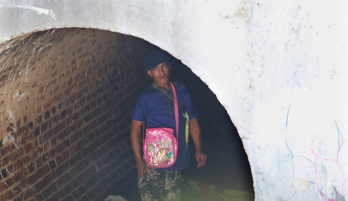 La comunidad asegura que los habitantes de la calle se esconden en las tuberías antiguas para no ser capturados por las autoridades. / Foto: Juan Pablo Cohen