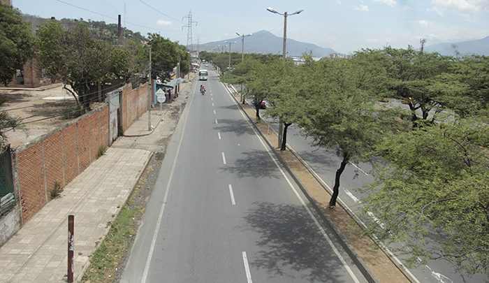 Avenida Camilo Daza, vía principal para las comunidades de Sevilla, Colpet, Pizarro, Cecilia Castro, Pescadero y Zona Industrial.