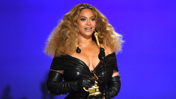 Beyoncé se convirtió en la mujer con más gramófonos dorados, 28 en total.