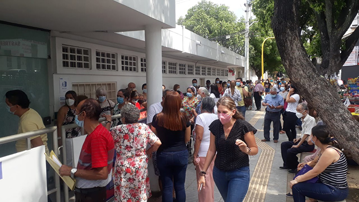 Vacunación de adultos mayores en Cúcuta.