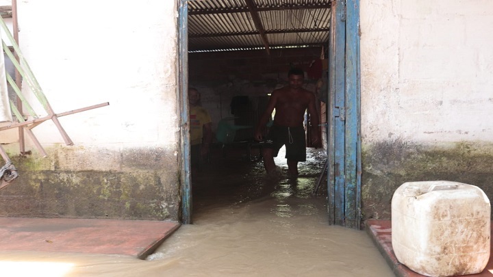Los ríos El Zulía y La Grita se desbordaron causando graves inundaciones en este municipio.