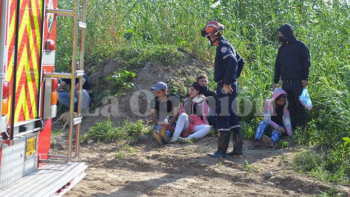 Los Bomberos de Cúcuta hallaron los cuerpos del niño de 10 años y el de su abuelo.