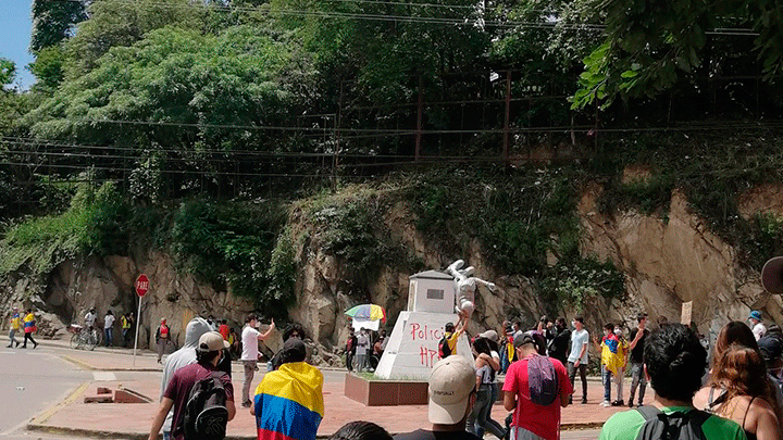 Derribaron estatua en Ocaña