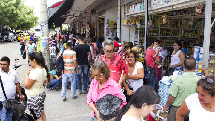 En 2016, cuando hubo llegada masiva de venezolanos, el comercio reportó que sus ventas se triplicaron ./ Foto Archivo La Opinión