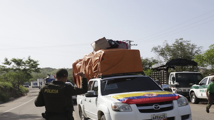 La Policía brindó acompañamiento a la caravana humanitaria que ingresó al Catatumbo.