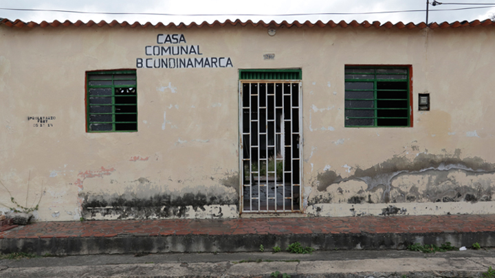 A la espera de la aprobación de un proyecto radicado en la Alcaldía de Cúcuta, la comunidad desea cambiar el estado deteriorado de la casa comunal y adecuarlo para eventos comunales. 