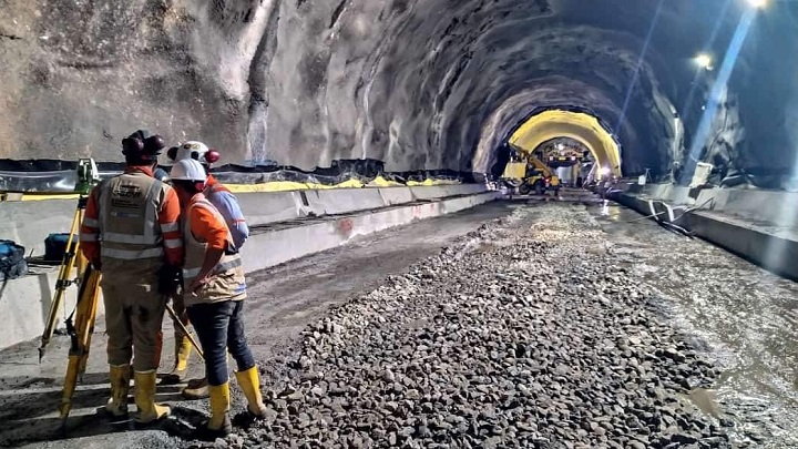 En el Túnel de Pamplona, de 1.400 metros, ya se ha impermeabilizado 435 metros. /Foto suministrada