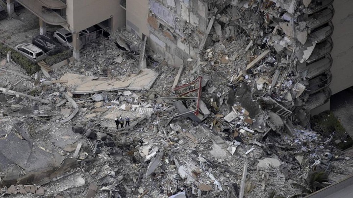 El colapso del edificio se registró en la mañana de este jueves./Foto: AFP