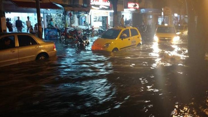 Cada vez que llueve, los barrios Zulima y Guaimaral se convierten en los protagonistas de las inundaciones.  / Cortesía/ La Opinión 