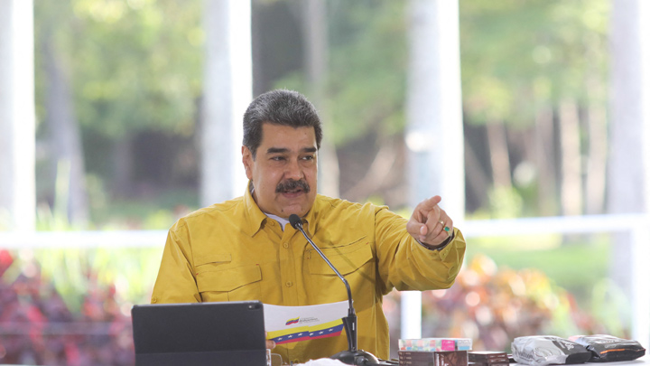 "Hemos descubierto dos casos, los dos venidos del exterior", indicó Maduro en la televisión estatal VTV. / Foto: AFP