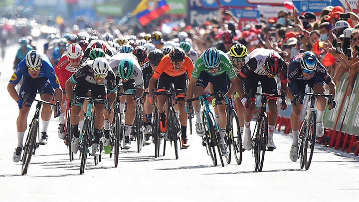 El ciclista colombiano Sebastián  Molano fue protagonista en la segunda etapa de la Vuelta a España 2021
