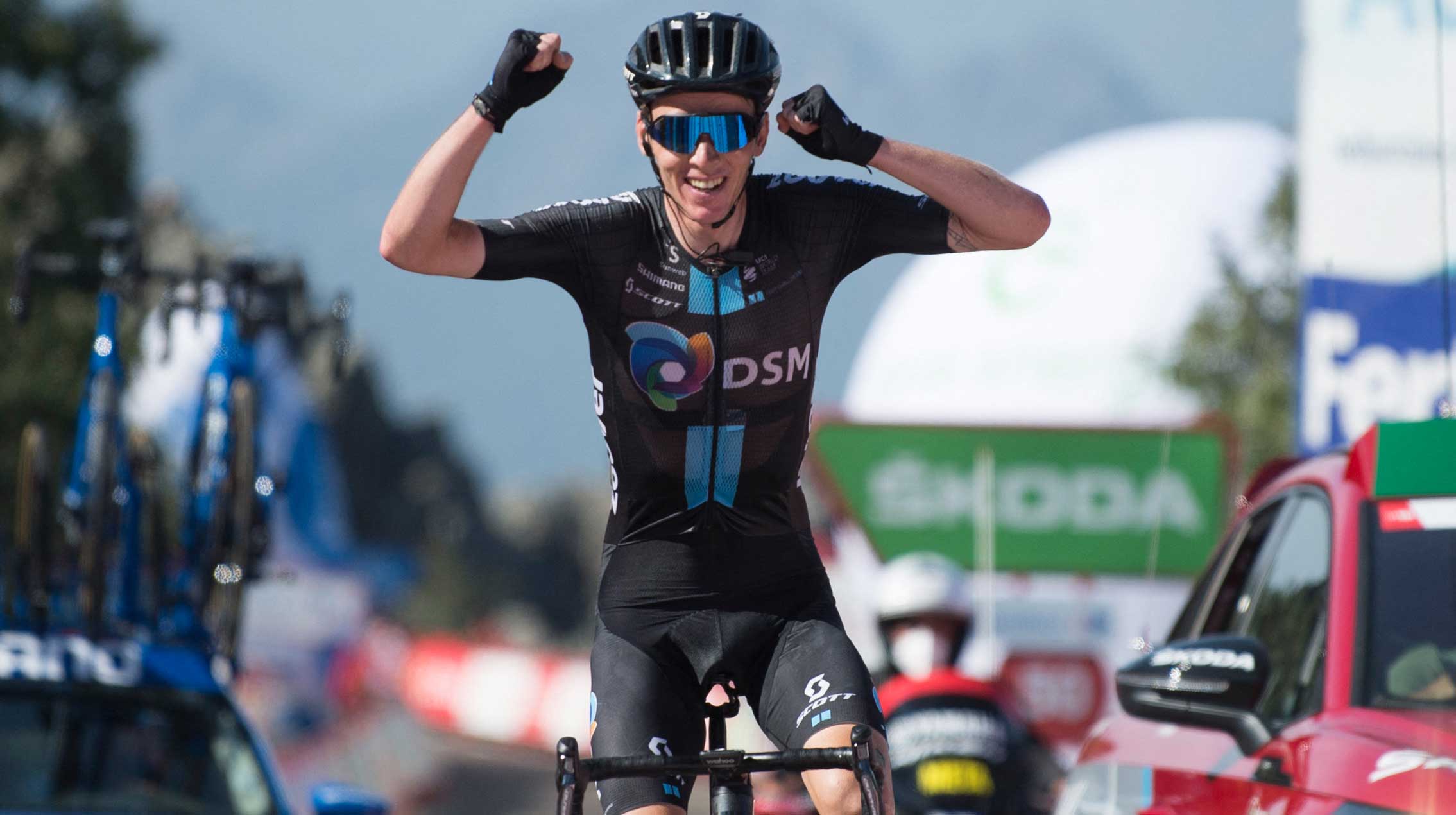 El francés Romain Bardet (DSM) se adjudicó la etapa 14 de la Vuelta a España