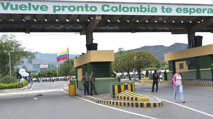 Los pasos fronterizos con Venezuela siguen cerrados y las relaciones congeladas./Foto archivo La Opiniòn