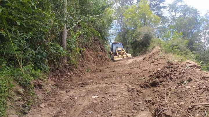 En Labateca arreglan la malla vial rural. Foto: Cortesía/ La Opinión 