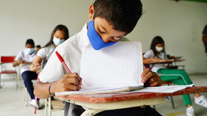 Faltan 51.373 niños y jóvenes por volver a las aulas de clase.  / Foto: Cortesía / La Opinión 