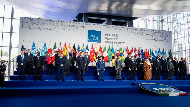 Los líderes de las 20 principales economías del planeta iniciaron este sábado en Roma su primera cumbre presencial. /AFP