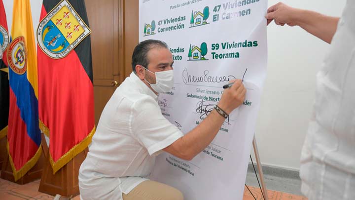 Gobernador Silvano Serrano Guerrero./Foto Jorge Gutiérrez/La Opinión