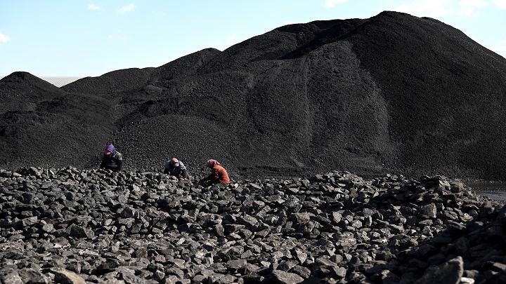 La combustión de carbón mineral es uno de los factores contaminantes de mayor riesgo. /AFP