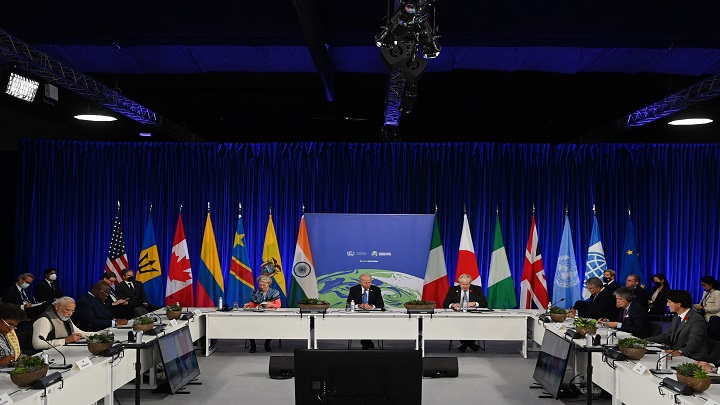 Los líderes mundiales reunidos en la cumbre climática COP26 en Glasgow. /AFP