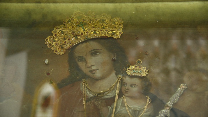 La creencia popular es que la imagen de la virgen apareció en un costal de cáñamo, y le dio el nombre al municipio de Villa del Rosario. /Archivo La Pinión