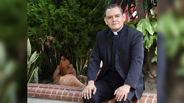  El padre Israel Bravo Cortés venía siendo el párroco de la Basílica Menor de Nuestra Señora del Rosario de Chiquinquirá. / Foto: Cortesía