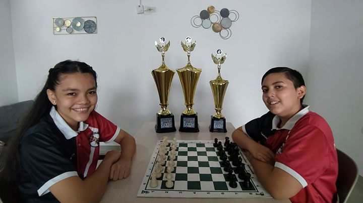 Ghisell Gabriela Morales y Juan Sebastián Negrón, promesas del ajedrez nortesantandereano.