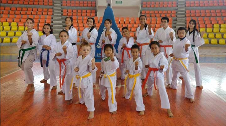 La Liga Nortesantandereana Karate realizó los últimos exámenes del año para el cambio de cinturones de sus deportistas. 
