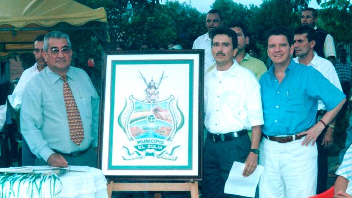 Marco Garavito creó el escudo y lo expuso ante la comunidad zuliana.