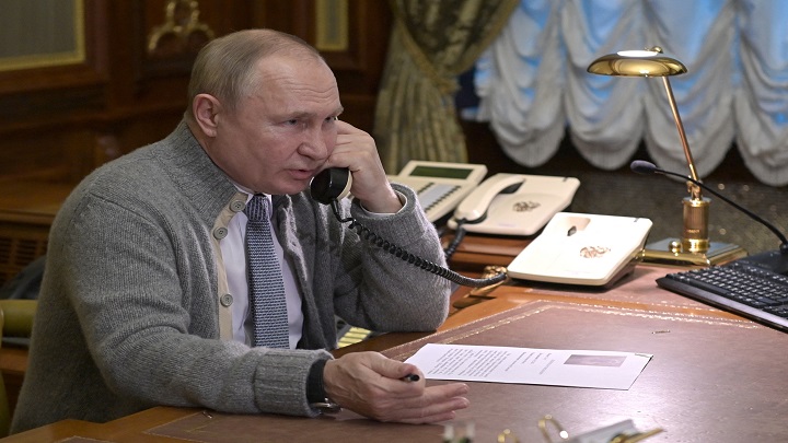 Putin dijo estar "convencido" de que era posible un diálogo "eficaz" y "basado en el respeto mutuo"./ AFP