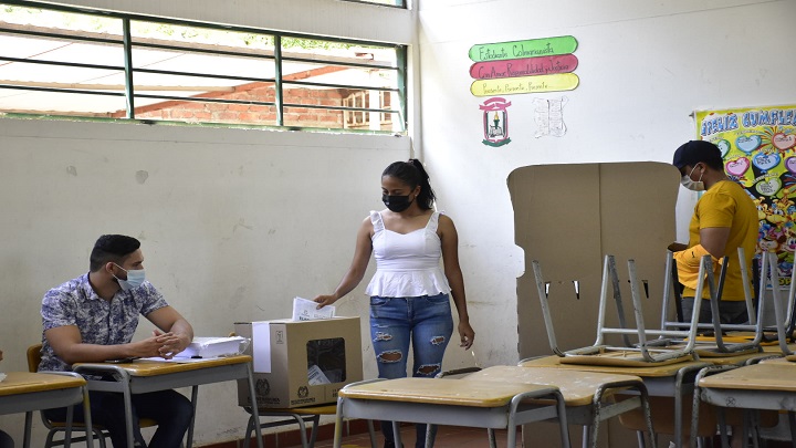 Soledad en puestos de votación se impuso en elecciones de los jóvenes./Foto: La Opinión