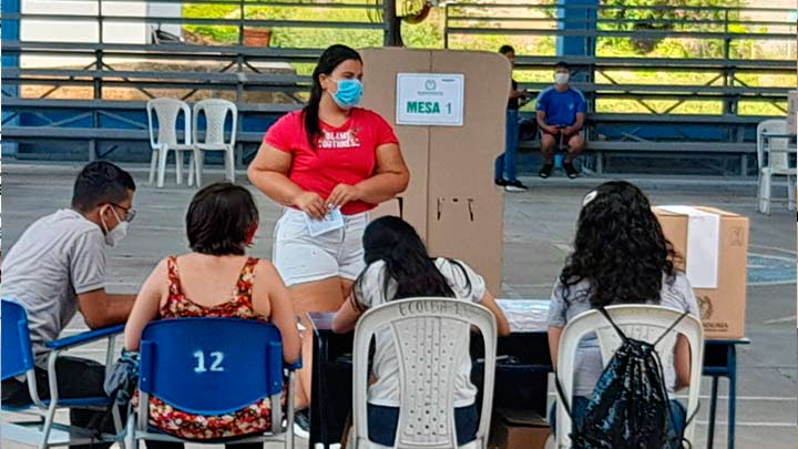 Pocos jóvenes llegaron ayer a las urnas./Foto Pablo Castillo