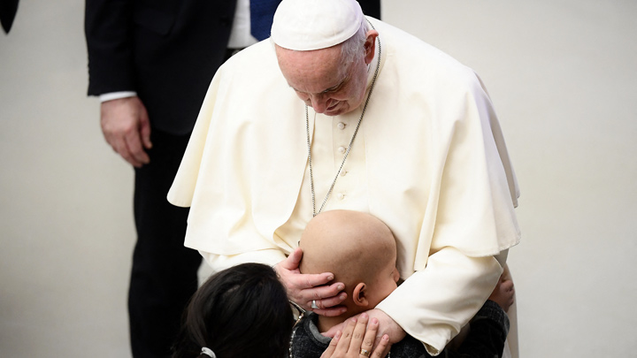 En casi nueve años de pontificado, el papa hizo a menudo de este encuentro anual una antología de reprimendas severas. / Foto: AFP