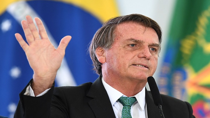 El presidente de Brasil, Jair Bolsonaro, fue hospitalizado por obstrucción intestinal, /AFP