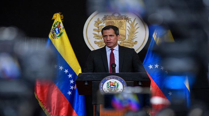 Juan Guaidó fue ratificado por la oposición como "encargado de la presidencia" de Venezuela, figura que adoptó en 2019. / AFP