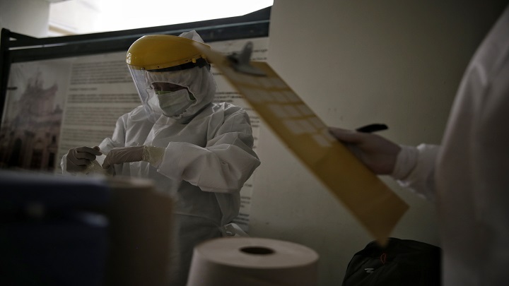 Las autoridades de Colombia están en alerta ante el incremento de casos de contagio por ómicron./Colprensa