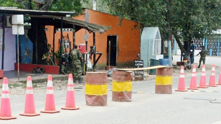 Tres militares resultaron heridos por una granada.