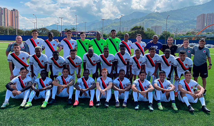 Grupo de jugadores que se entrenan en Medellín a nombre del Cúcuta Deportivo. 