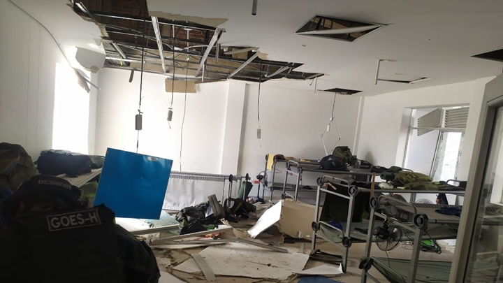La estación de Policía de Astilleros quedó con graves daños estructurales.