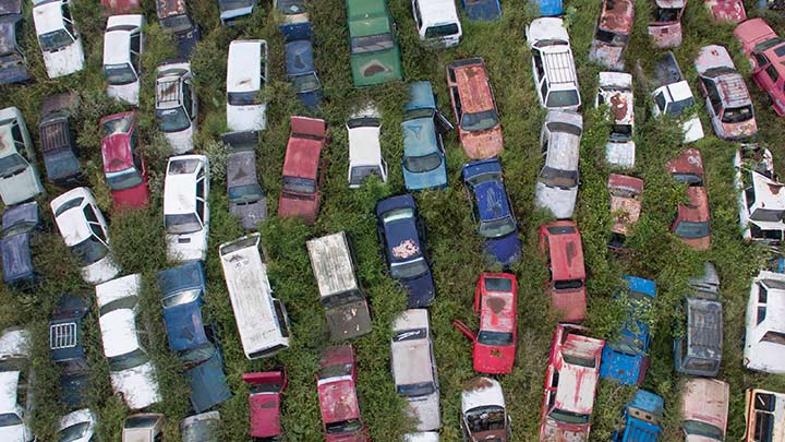 más de 14 mil carros están abandonados en los patios de tránsito./Foto Juan Pablo Cohen