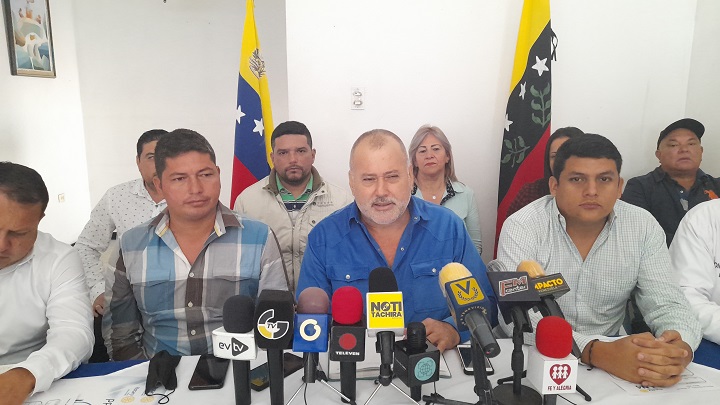 Alcaldes de 16 municipios del Táchira quieren mejorar el sistema eléctrico del Táchira. Foto Anggy Polanco / La Opinión 