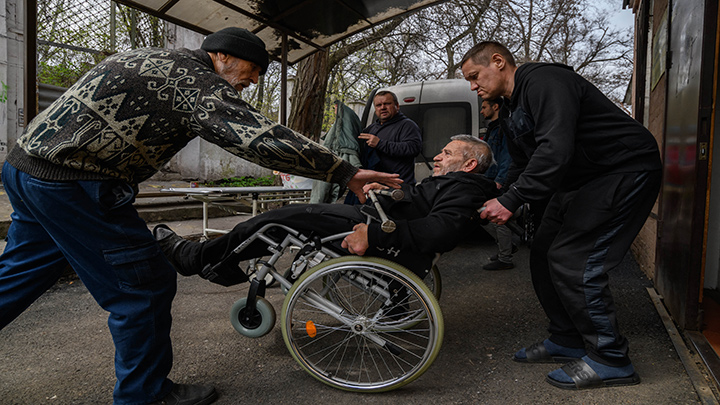 Adultos mayores en Ucrania