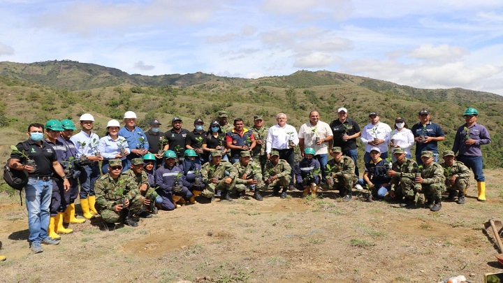 Las entidades ambientales emprenden brigada de reforestación en el municipio de Ocaña. 